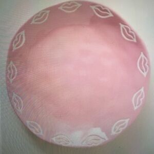 ❤️ ANTHROPOLOGIE VIDA ICON STONEWARE LIPS DESSERT PLATE VALENTINES DAY NEW